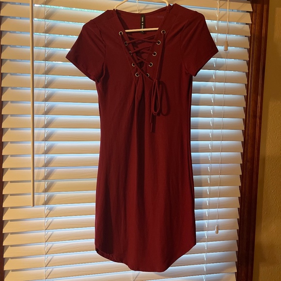 Fitted and flirty red dress to highlight your figure ✨🤩 - Picture 1 of 7